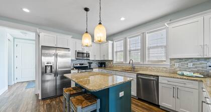 Stunning Home Lake Views! Golf Cart! Bikes! Fall and Holiday Availability!