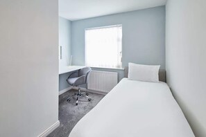 3 dormitoris, planxa i posts de planxar, wifi gratuïta i roba de llit 