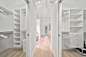 Interior - Bean & Bubs Shell Shack: Gorgeous PoolHome on Lake (Sanibel)