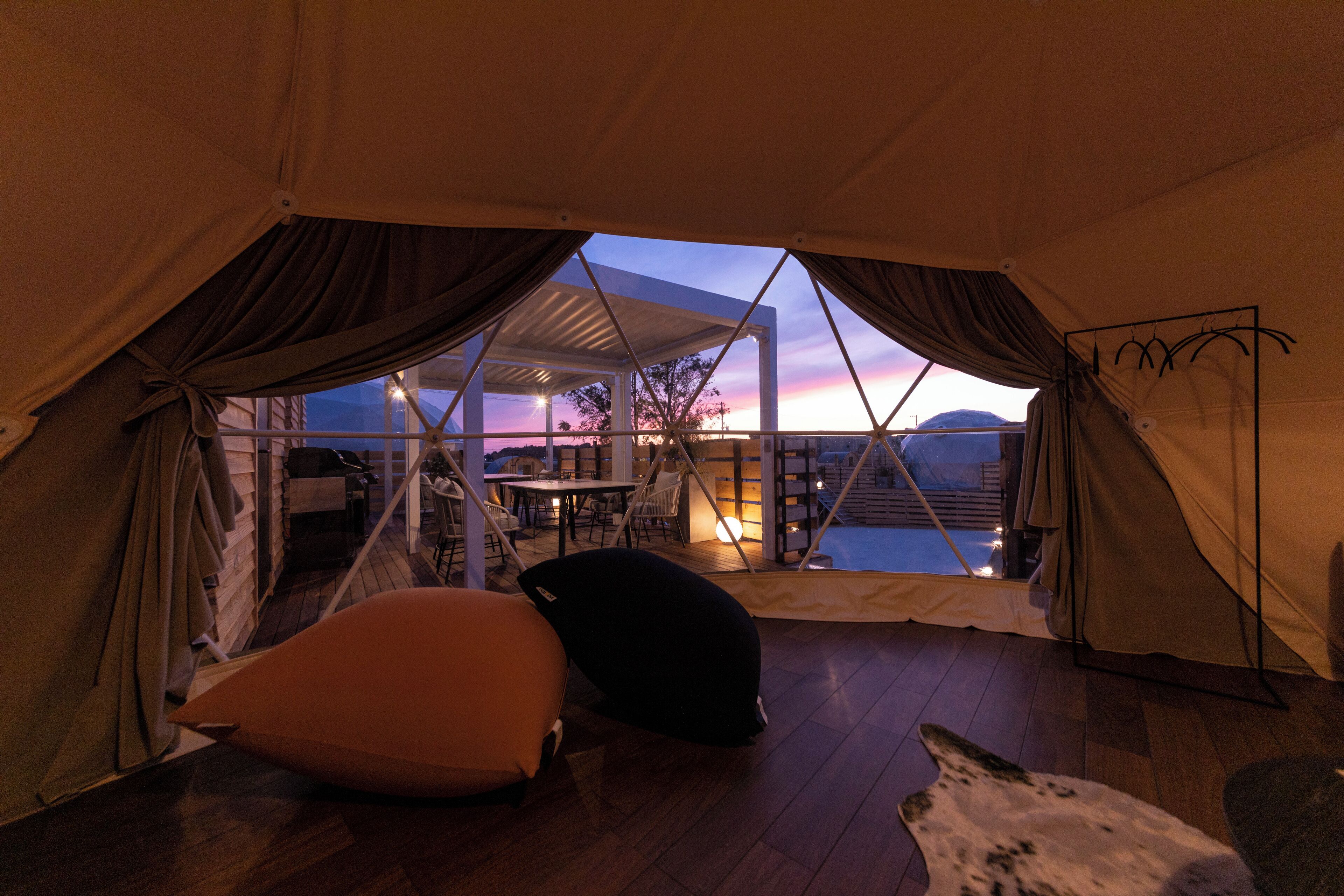 ラグジュアリー テント | セーフティボックス (室内)、客室ごとに異なる装飾、客室ごとに異なるインテリア