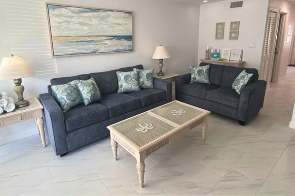 Smart TV - Siesta Beach House #304 – Steps to Beach and Pool! (Siesta Key)