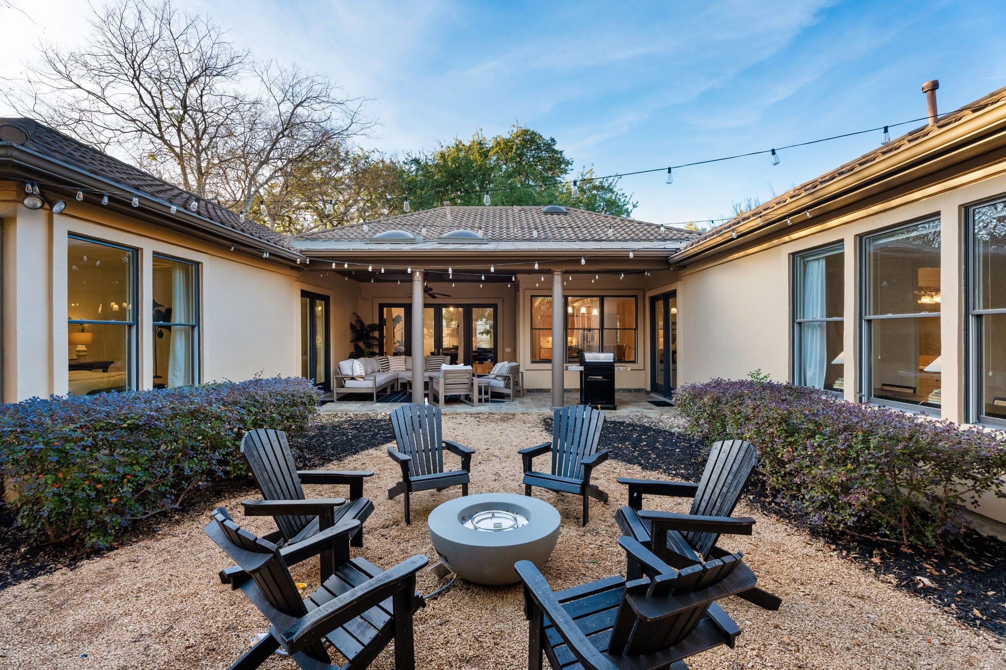 Chic & Secluded 4 BDR in Desirable Tarrytown! Sleeps 10 and 10 mins to Downtown!