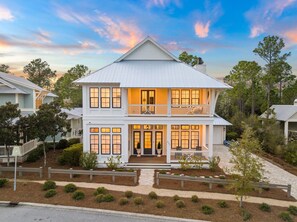 Exterior - Holiday Availability! Private Pool! Sitting Spa! Gorgeous Outdoor Space! Bikes! (Santa Rosa Beach)