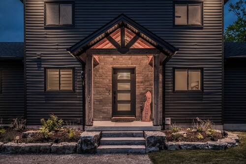 Show stopping retreat w/ AC near beaches