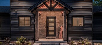 Show stopping retreat w/ AC near beaches