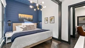 House, Multiple Beds, Hot Tub (212 W Myrtle St.) | 3 bedrooms, individually decorated, individually furnished, desk