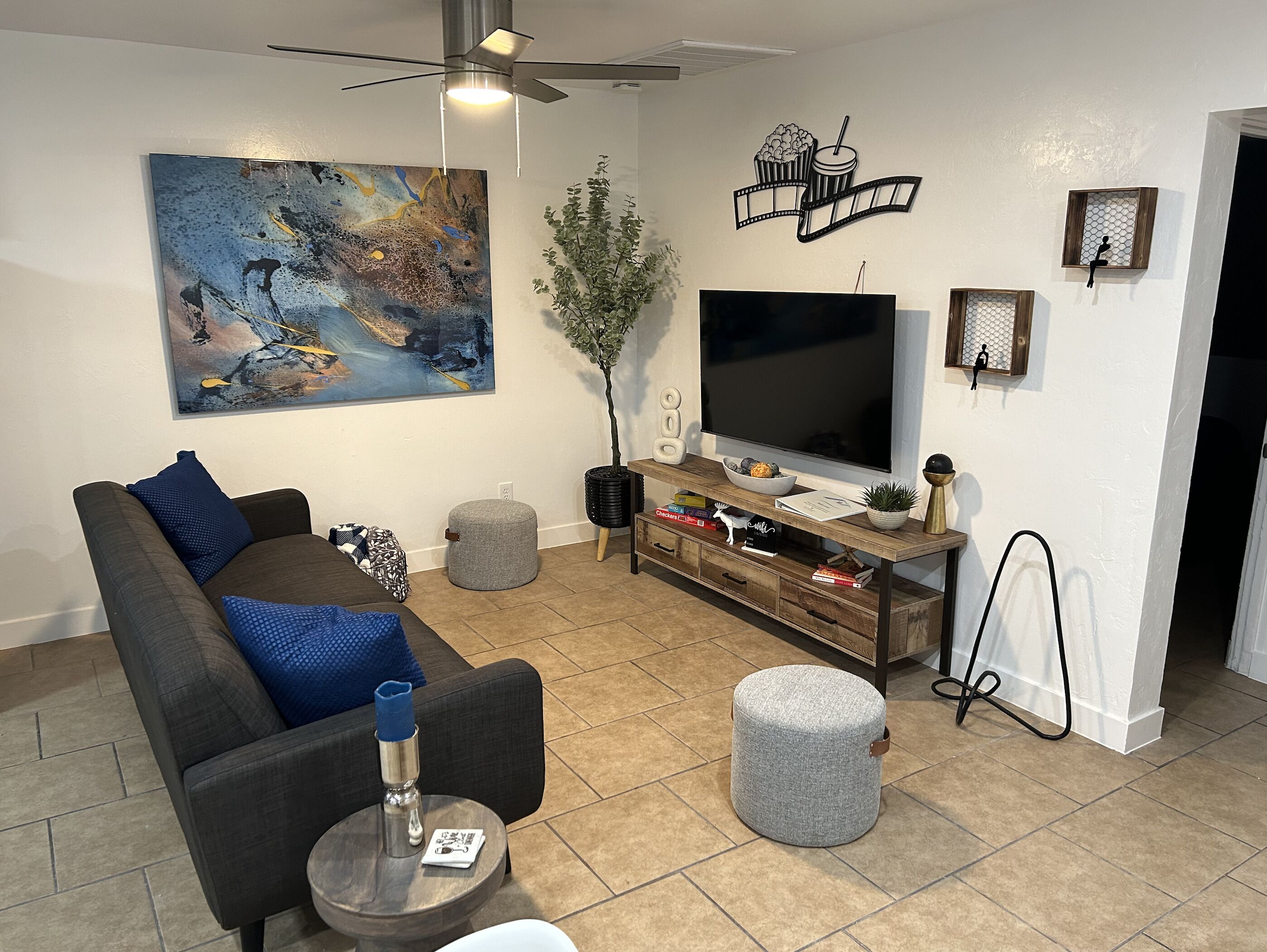 Charming 2 Bed 1 Bath Living