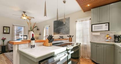 Lavish Retreat in Old Town - Walk Everywhere!
