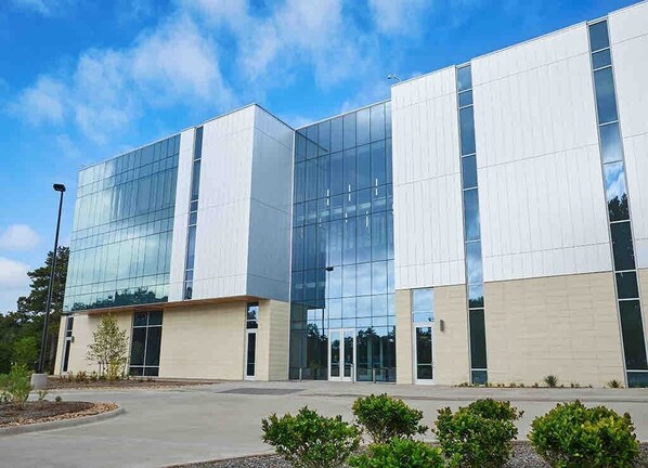 Exterior - Sport'sman Paradise nearby Hospital/TJC/Downtown restaurants w/fence
(Tyler)