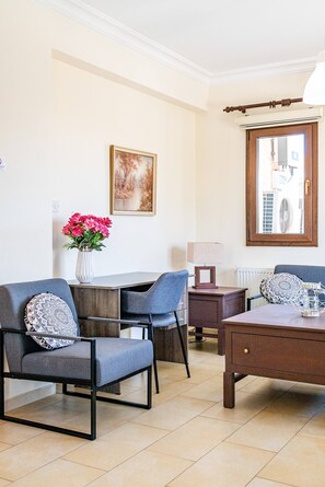 Vila, 5 quartos, acessível, piscina particular | Lounge