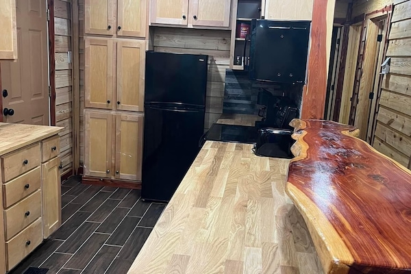 Køleskab, mikrobølgeovn, ovn, kogeplade