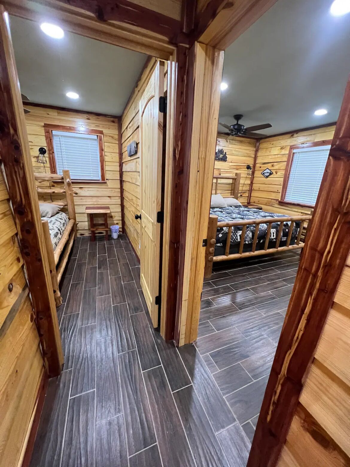 2 chambres, fer et planche à repasser, Wi-Fi gratuit, draps fournis