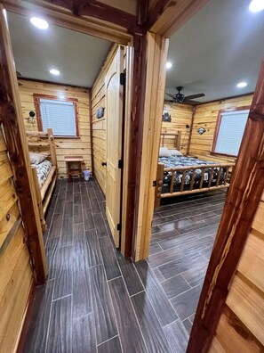 2 Schlafzimmer, Bügeleisen/Bügelbrett, kostenloses WLAN, Bettwäsche