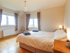 5 bedrooms, Internet - CLOUGHOGE HOUSE, character holiday cottage in Kilrush, County Clare (Kilrush)