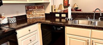 The Sunrise Ruby Duplex, Pet Friendly,Work Crews /family /nurses

