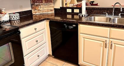 Beststays@Sunrise Ruby a Duplex, Pet Friendly,Work Crews family nurses
@‘