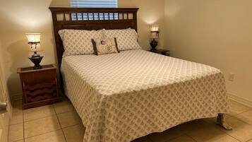 3 chambres, fer et planche à repasser, Wi-Fi, draps fournis