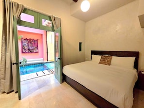 6 bedrooms, desk, iron/ironing board, free WiFi - Fully Remodeled Casa AcoModo – 6BR, Pool, Rooftop Jacuzzi & BBQ<br>Discover our completely remodeled home in Casco Viejo, perfect for up to 12 guests. Relax by the pool, enjoy the rooftop jacuzzi and BBQ, and experience modern comfort. (Casco Viejo)