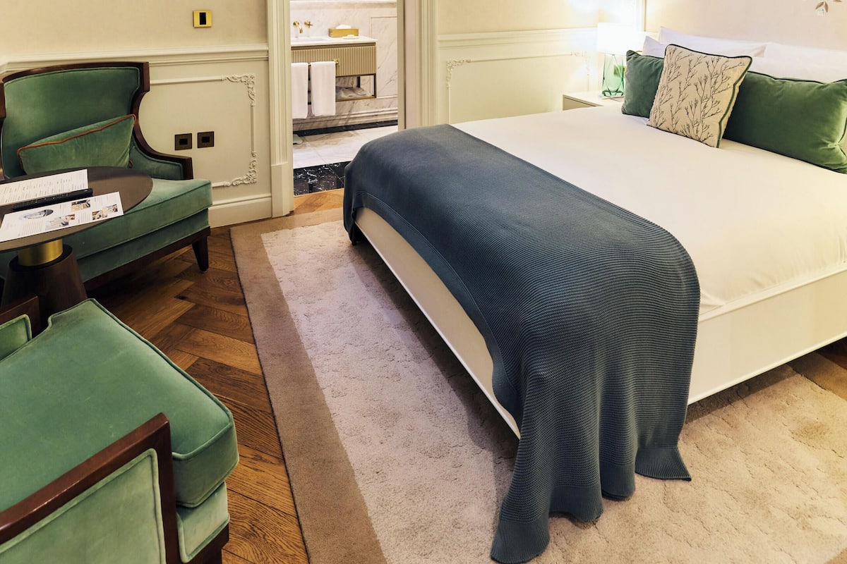 No-View Standard Room, Room with Windows on the Ceiling | Premium bedding, down comforters, Select Comfort beds, minibar