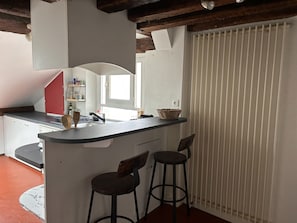 Réfrigérateur, micro-ondes, four, lave-vaisselle
