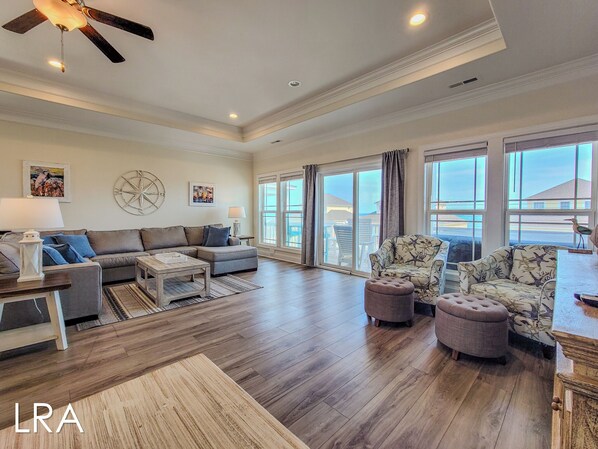 Smart TV - A Beach Haven: Sun, Sand & Serenity Await! (North Topsail Beach)