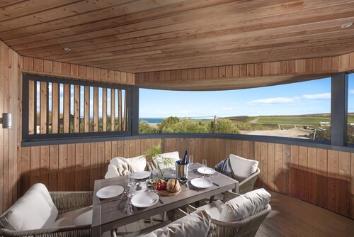 Harlyn Penthouse -  A superb sea view duplex penthouse just metres from the beach, with two terraces