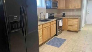 Coffee/tea maker, fridge, microwave, oven - The Urban Nest! (Jersey City)