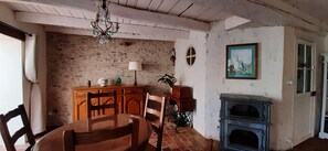 Dining - La Bergerie D'annie, Gîte de 2 à 4 Personnes au Cœur des Châteaux de la Loire (Véretz)