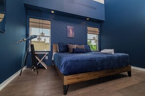 4 slaapkamers, een strijkplank/strijkijzer, gratis wifi, beddengoed