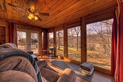 A-Frame Of Mind - Firepit - Sunroom -Washer/Dryer