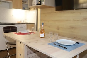 Standard Apartment | Dining room - Floridianes Provence (Aix-en-Provence)
