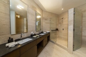 Presidential Suite | Bathroom - Casa Continental Hotel Boutique y Suites (Mérida)