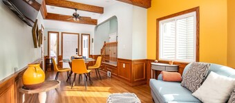 9mins to Downtown GR | Hot Tub | Fire Pit | Pet Friendly | Foos Ball | Ping Pong