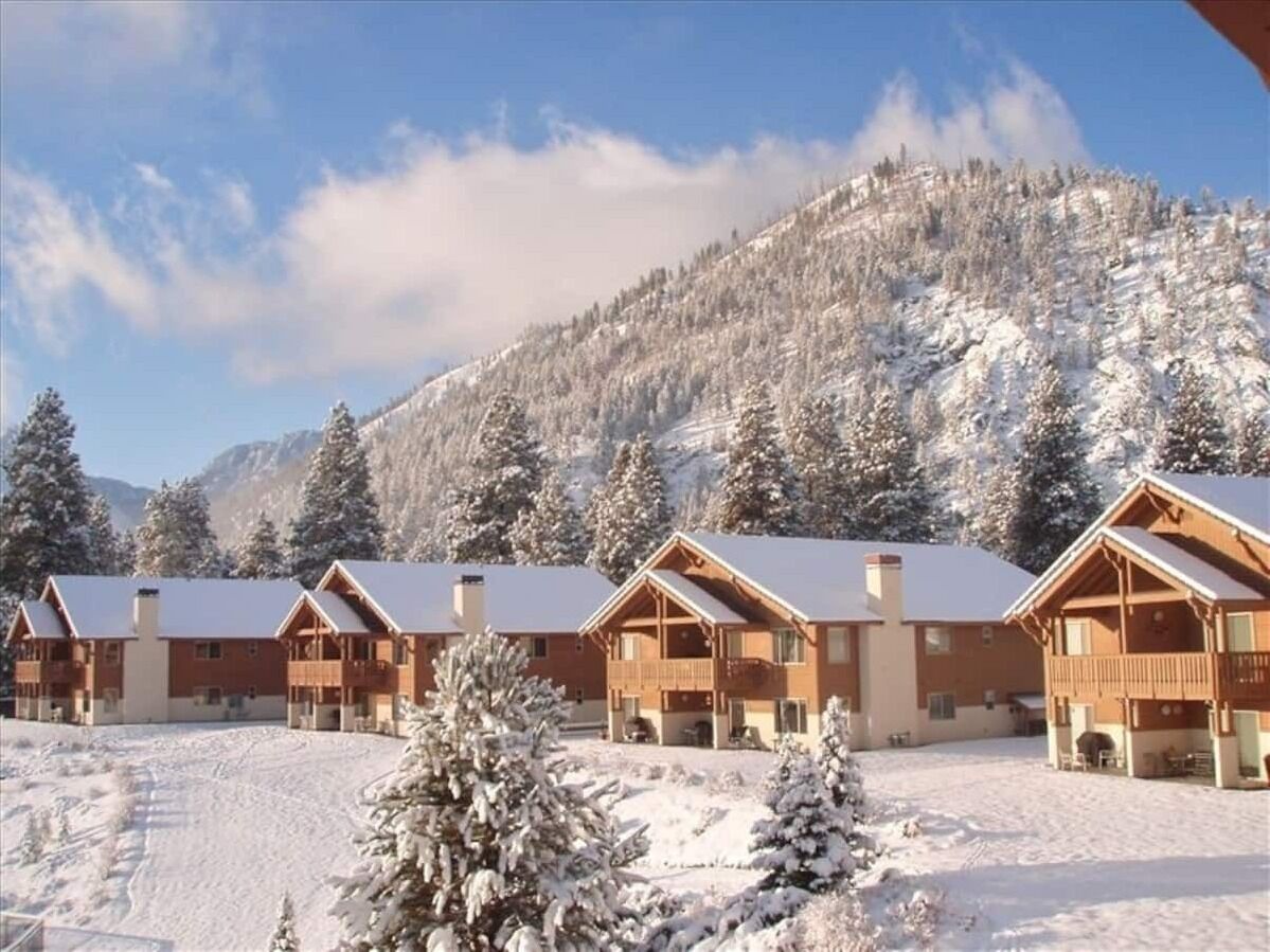 Leavenworth Condo Walking Distance to Town! Across from new Alpine Coaster!