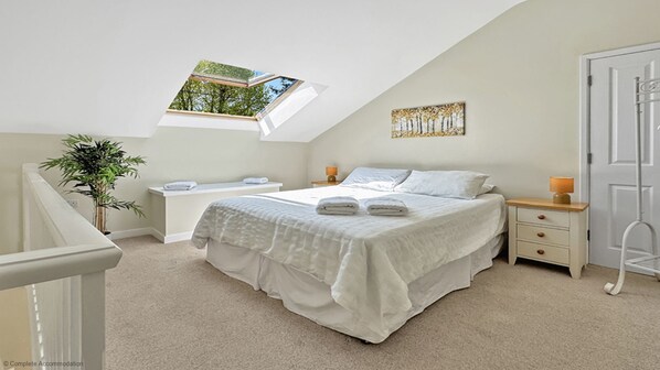 1 bedroom, iron/ironing board, travel crib, free WiFi - Goldridge - a cottage that sleeps 4 guests in 1 bedroom (Alton)