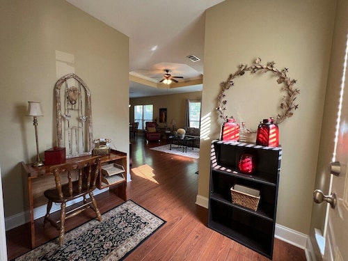 BestStays@Bayou-Chic -work crews love us. Fenced with WIFI