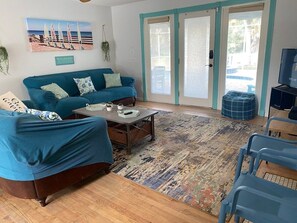 Smart TV, table tennis