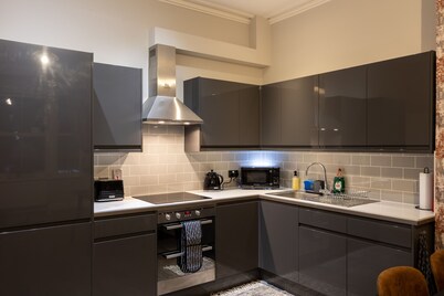 Property located in Brighton city centre, in close proximity to main attractions