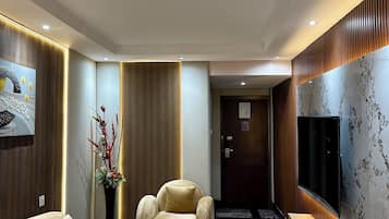 Business Room | Living area | Flat-screen TV