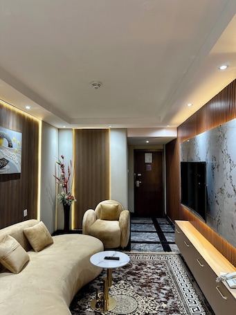 Business Room | Living area | Flat-screen TV