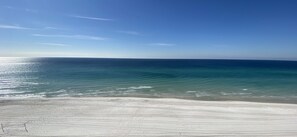 On the beach - BEAUTIFUL COASTAL CHIC OCEANFRONT UNIT! BOTH BEDROOMS WITH OCEAN VIEW! (Panama City Beach)