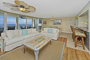 Living area - BEAUTIFUL COASTAL CHIC OCEANFRONT UNIT! BOTH BEDROOMS WITH OCEAN VIEW! (Panama City Beach)