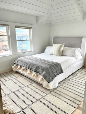 4 bedrooms, travel crib, free WiFi, bed sheets