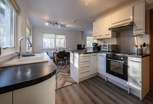 Fridge, microwave, oven, dishwasher