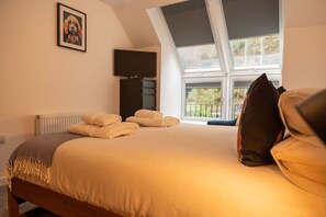 4 chambres, fer et planche à repasser, lit de b�ébé portatif, Wi-Fi