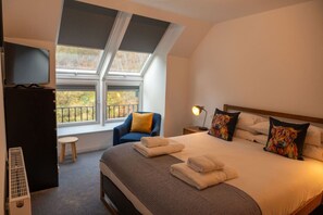 4 bedrooms, iron/ironing board, travel cot, WiFi