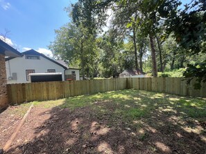 Property grounds - Agreeable Gray: 3 Bedroom, Soothing 5 Beds, Large groups, Pet Friendly

 (Tyler)