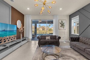 TV - 6 Bedrooms/ 4.5 Bathrooms/Windsor Island (4063 LA) (Davenport)