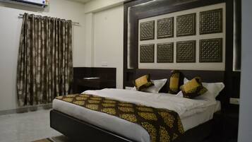 Executive Room | 1 bedroom, free WiFi, bed sheets