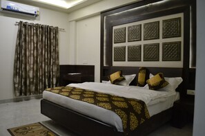 Executive Room | 1 bedroom, free WiFi, bed sheets - The Grand Rajwada (Seoni)